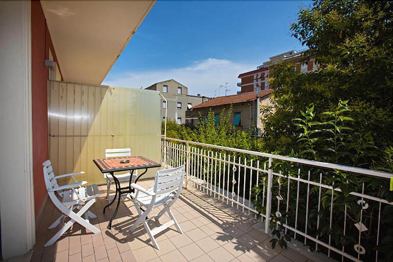 Hotel Lo Squalo Grottammare Exterior foto