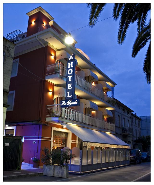 Hotel Lo Squalo Grottammare Exterior foto